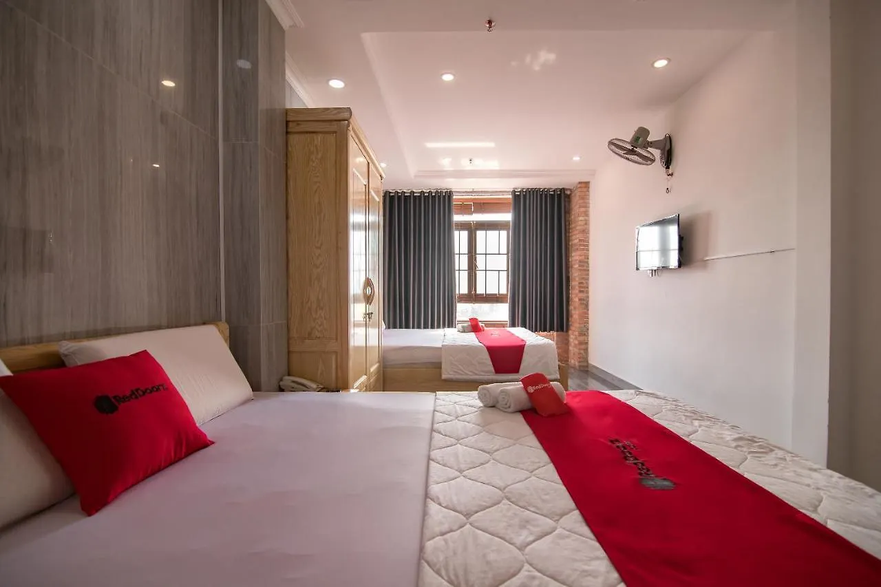Hotel Reddoorz Near Tan Son Nhat Golf 2 Ho Chi Minh City
