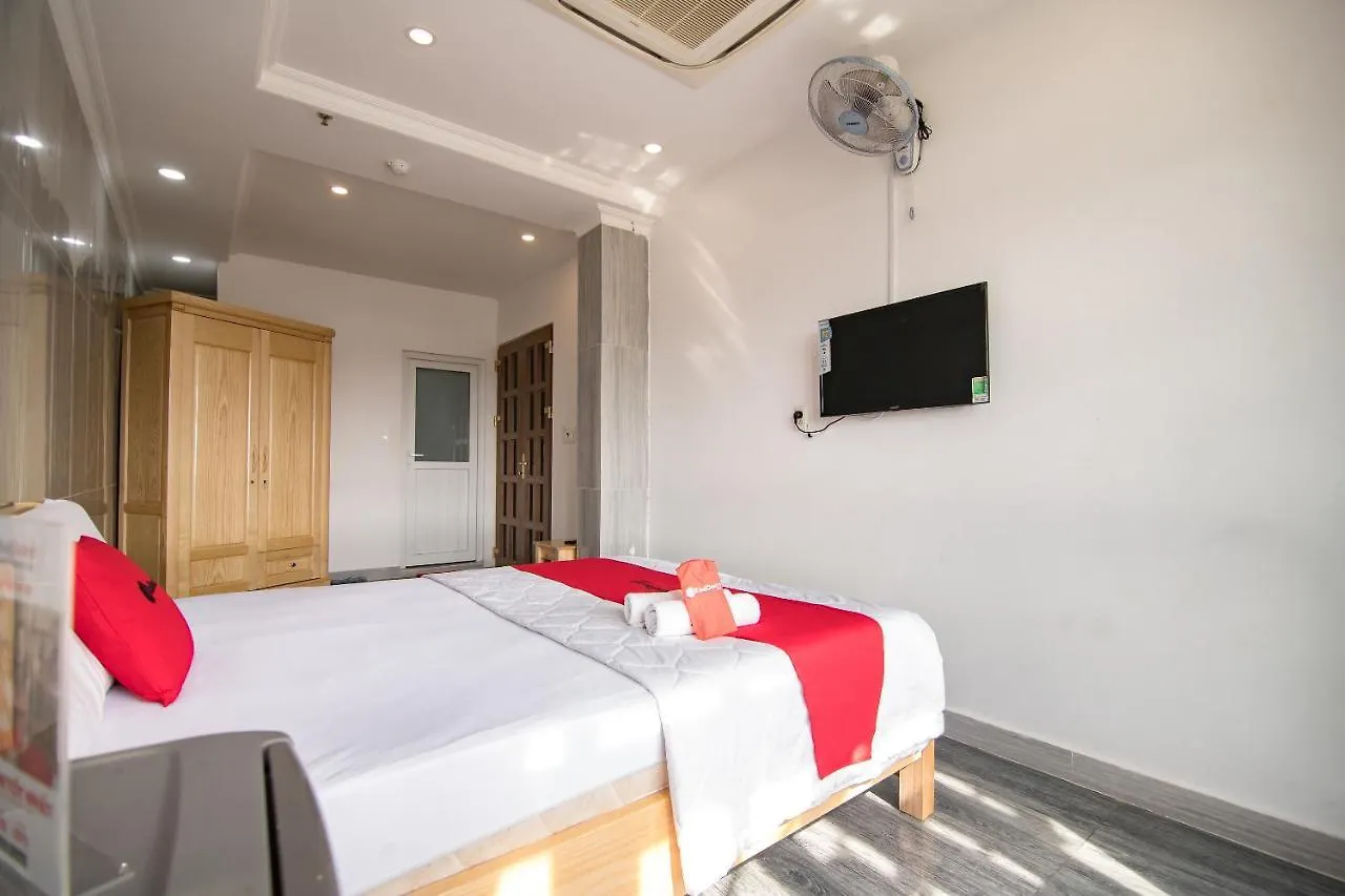 Reddoorz Near Tan Son Nhat Golf 2 Ho Chi Minh City 3*,  Vietnam