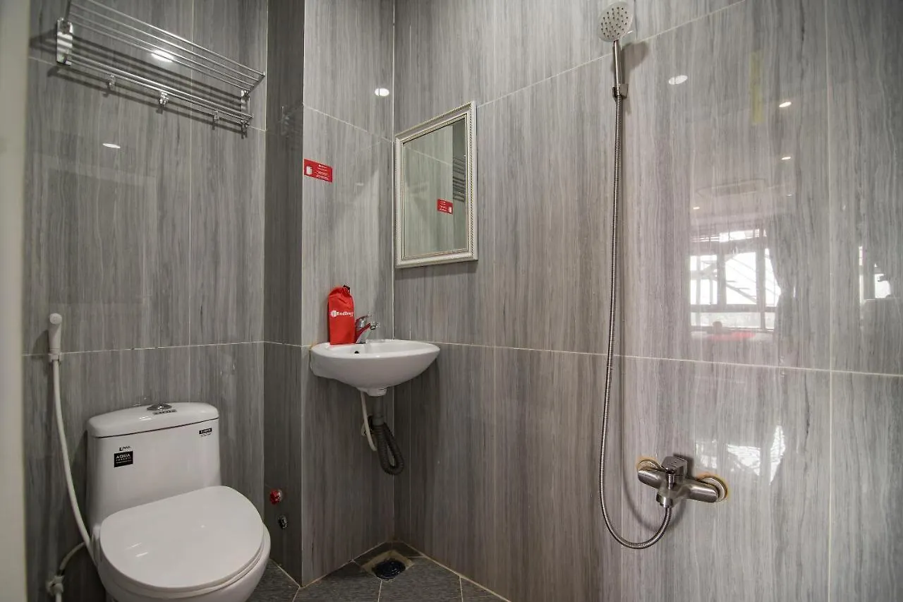 Reddoorz Near Tan Son Nhat Golf 2 Ho Chi Minh City
