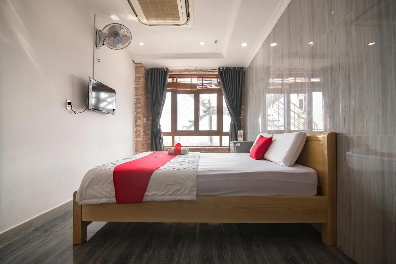 Hotel Reddoorz Near Tan Son Nhat Golf 2 Ho Chi Minh City